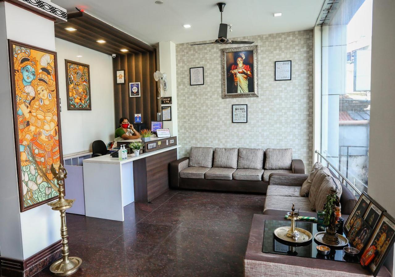 Hare Krishna Inn Гуруваюр Экстерьер фото