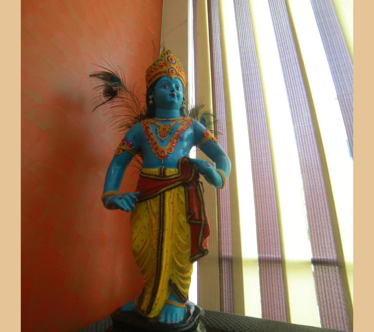 Hare Krishna Inn Гуруваюр Экстерьер фото